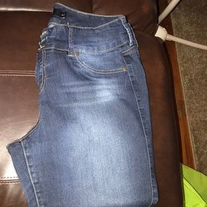 Torrid Size 14 Capris